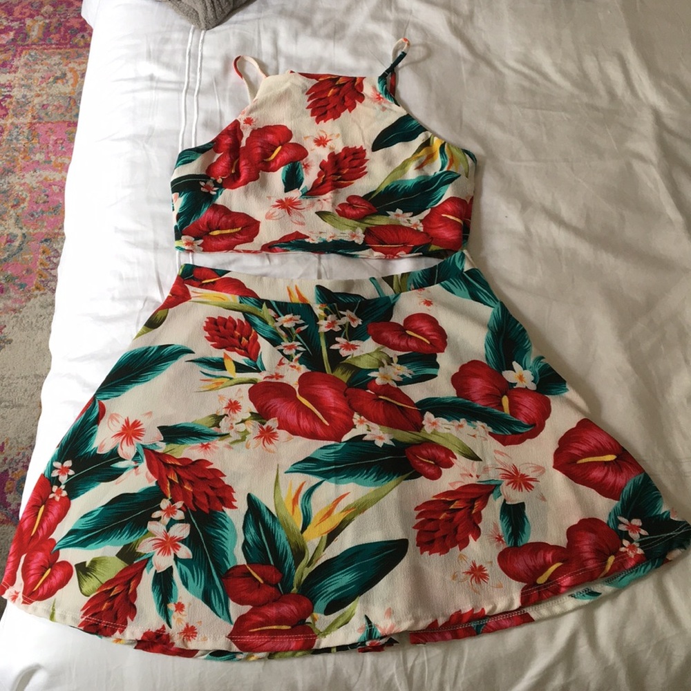 Show Me Your MuMu 2 piece set in Flamingo Flower